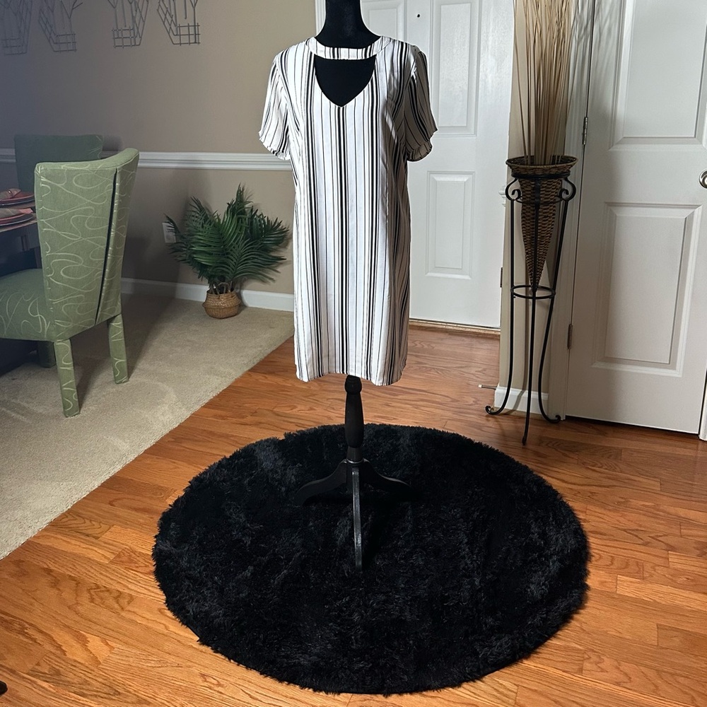 SKIES ARE BLUE White and Black Stripe Short Sleeve Sheath Dress Size L